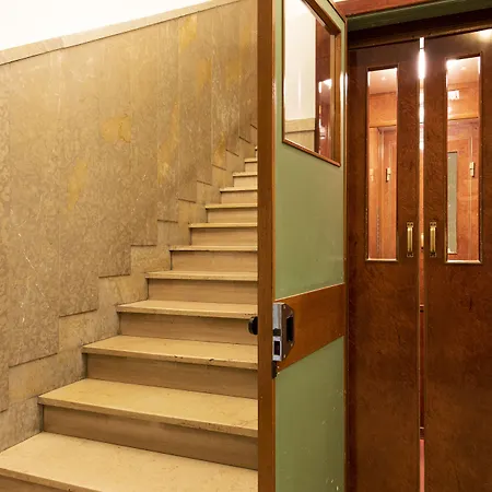 Al Conservatorio Pensión 4*